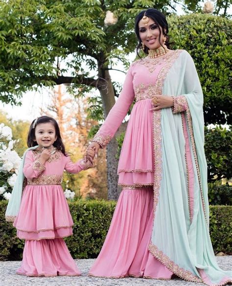 Pin By Anu On D1 Dupatta Design Mom Daughter Matching Dresses Mother Daughter Dresses