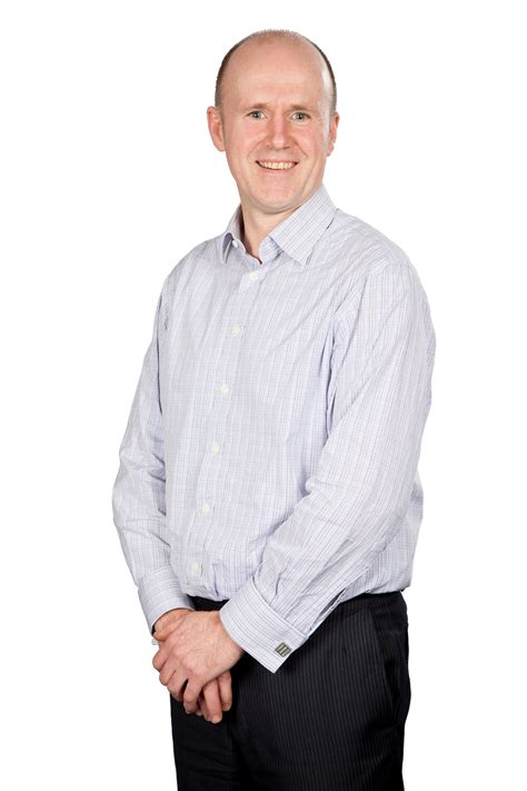 Neil francis has been singing and entertaining professionally for almost 30 years! Neil Francis