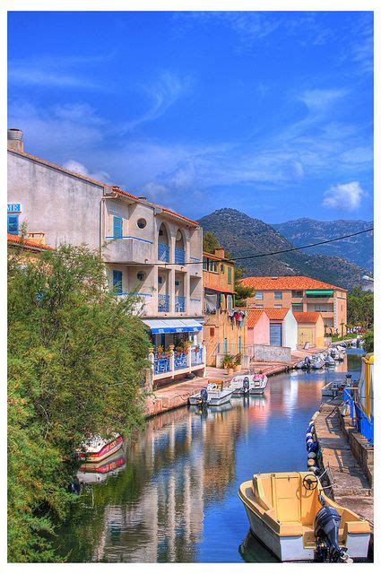 Situé en corse, paradis des sports de plein air et des randonnées, le camping u pezzo, 2 étoiles, 145 emplacements bénéficie d'une situation privilégiée. St Florent, Corsica, France en 2019 | Corse france, Corse ...