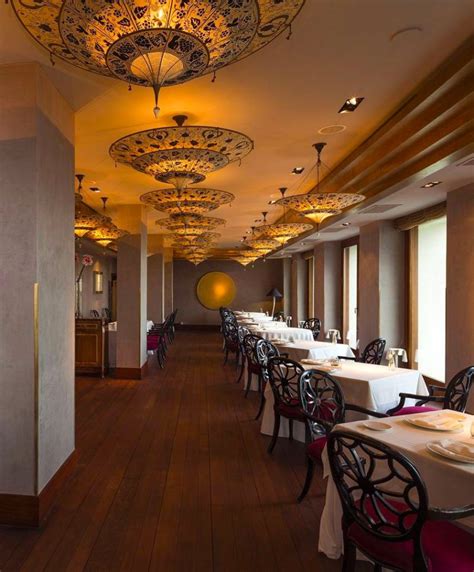 In addition to the usual colour temperatures, 2200k white light is now available as standard in the l&l catalogue for the first time. Scheherazade 3 tiers Floral silk lamp - Fortuny