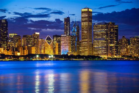 Download Building Skyscraper Usa City Night Lake Man Made Chicago 4k