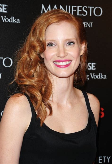 Jessica Chastain Sexy Side Parted Red Curly Hairstyle For