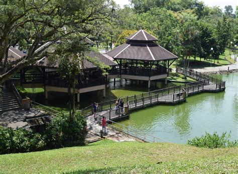 Yang penting apa anda datang bercuti di sini, anda akan dimanjakan dengan deretan menu masakan laut sepanjang anda terjah tempat menarik. 15 Tempat Menarik di Sibu, Sarawak Penuh Kebudayaan Dan ...