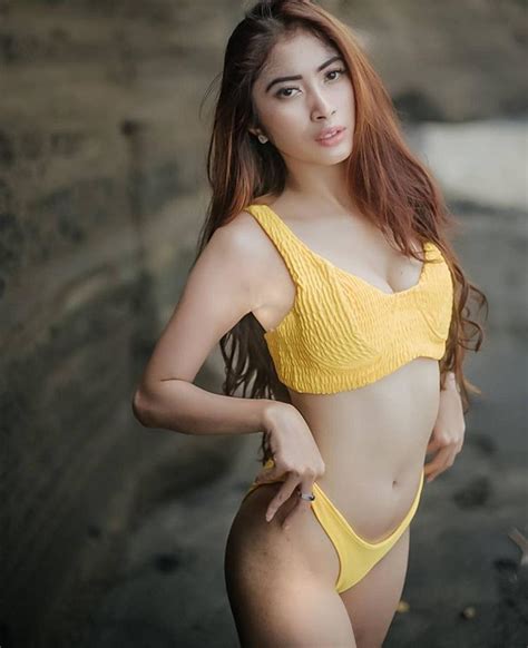 Nindya Athalia Putri Foto Bikini Koleksi Terbaru Model