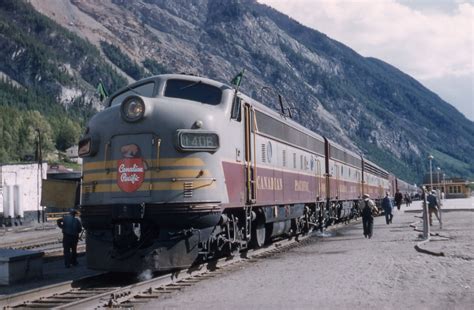 Old Cpr Colours Field British Columbia 1956 Canadian Pacific