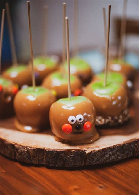 These Halloween Caramel Apples Are A Fun And Delicious Way To Get Into