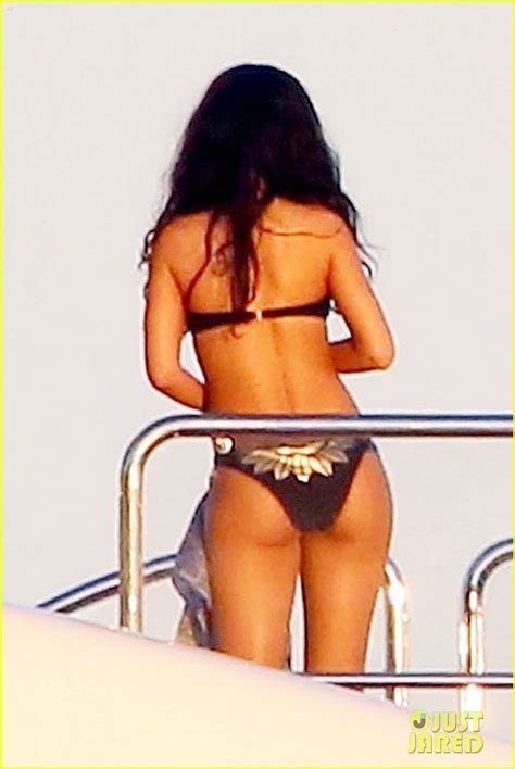 Rihanna Bares Her Amazing Bikini Body In Italy Photo 3185630 Bikini