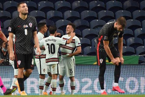 Ngoài ra, đội bóng áo bã trầu còn có hàng loạt ngôi sao như joao moutinho. Đội tuyển Bồ Đào Nha đã có một thế hệ vàng mới? - Báo Khánh Hòa điện tử