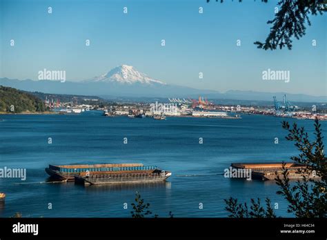 Mount Rainier Towers Over The Port Of Tacoma Stock Photo Alamy