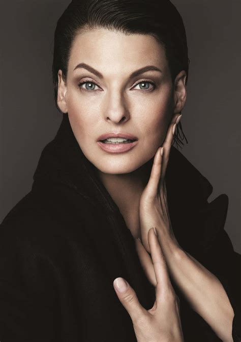 Download Linda Evangelista Vogue Portrait February 2020 Wallpaper