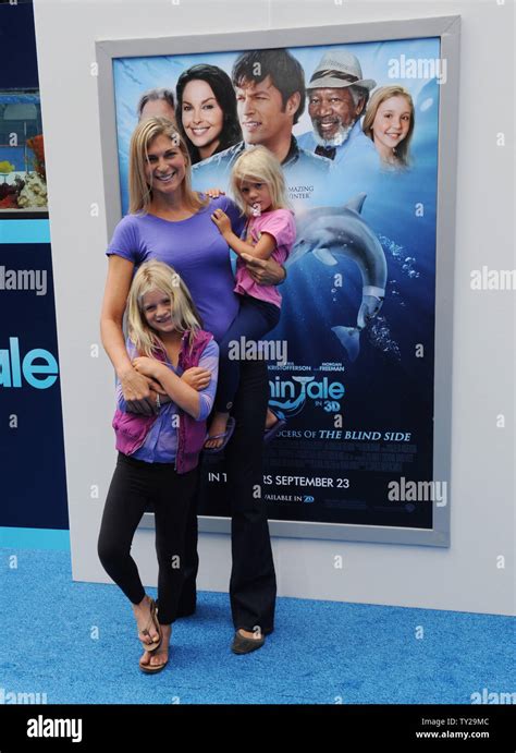 Volleyball Star Turned Model Gabrielle Reece And Her Daughters Reece L And Brody Attend The