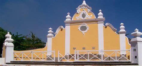 It is also known as goiás velho. City Tour em Goiás Velho