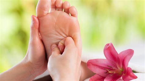 Advanced Holistics Why Learn Reflexology The Beauty Academy