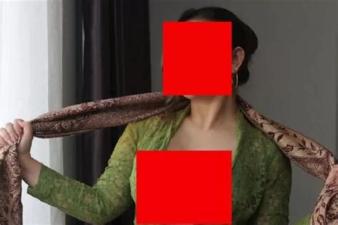 Link Video Wanita Kebaya Hijau Full Durasi Menit Yang Viral Di