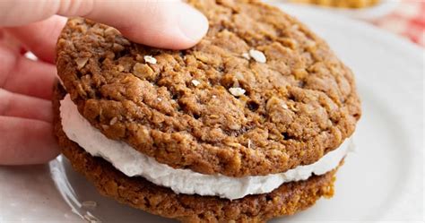 Vegan oatmeal cream pie recipe. Vegan Oatmeal Cream Pies | plant.well