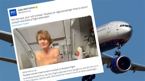 Rosjanka wpadła w szał Rozebrała się w samolocie i pogryzła stewardessę