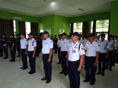 Contoh ijazah pelatihan dasar satpam contoh ijazah pelatihan dasar satpam untuk yang berminat jadi satpam saya kasih gambar contoh ijazah yang di selenggaran di daerah propinsi jawa barat. Contoh Sertifikat Satpam : Contoh Sertifikat Pelatihan ...