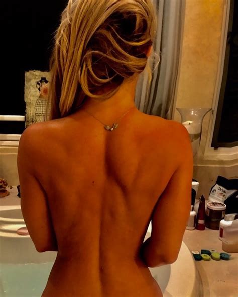 Britney Spears Poses Naked Showing Off Toned Backside In New Snap Amid