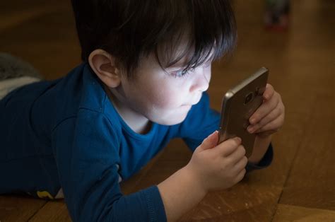 El Uso De Móviles Y Tablets En Bebés Y Niños Pequeños