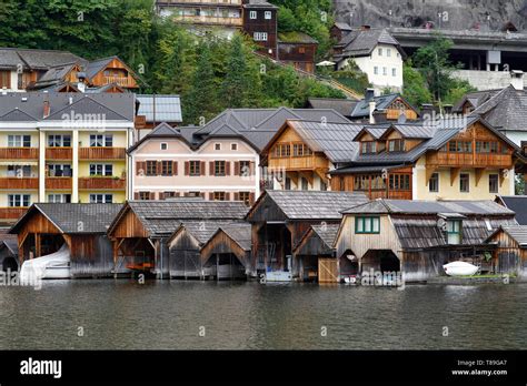 Traditional Lakeside Houses Hallstatt Village Austria Stock Photo Alamy
