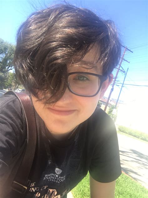 It adds character to your haircut and the roundness of. Pin on Bex Taylor-Klaus