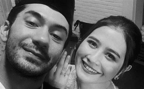 Prilly Latuconsina Posting Foto Dengan Reza Rahadian Dan Pamerkan