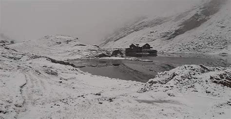 Video Cel Mai Mare Strat De Zăpadă Din România La Bâlea Lac Ziarul