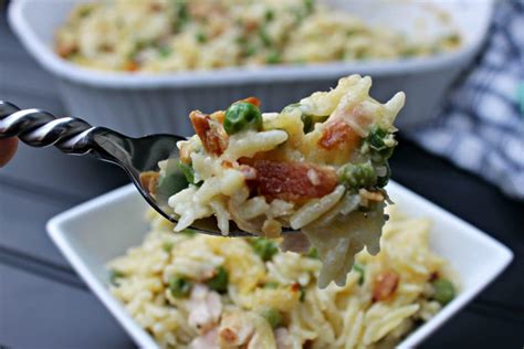 I like adding some steamed broccoli to the dish or serving it with broccoli spears and crusty bread. Cheesy Chicken Orzo Casserole Recipe - Thrifty Jinxy