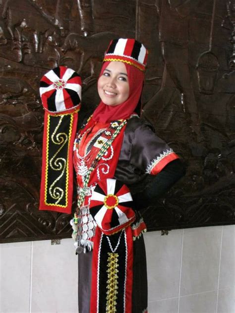 Baju Tradisional Bidayuh Panjang Gawai Dayak Wikipedia