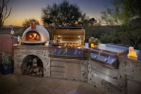 Move the party outdoors and create a space that's perfect for cooking and entertaining. Outdoor Kitchens Gallery | Flame Connection Serving ...