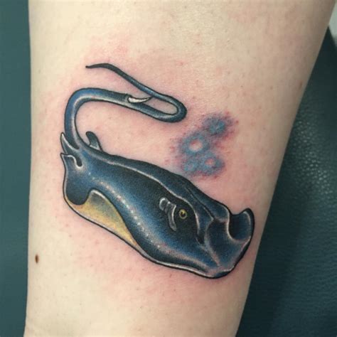 Although the design of a tattoo is the basic thing that attracts and convinces someone to get it inked bu it is very important o understand the meaning of tattoo also. 65 Graceful Stingray Tattoo Ideas - Symbol Of Stealth ...
