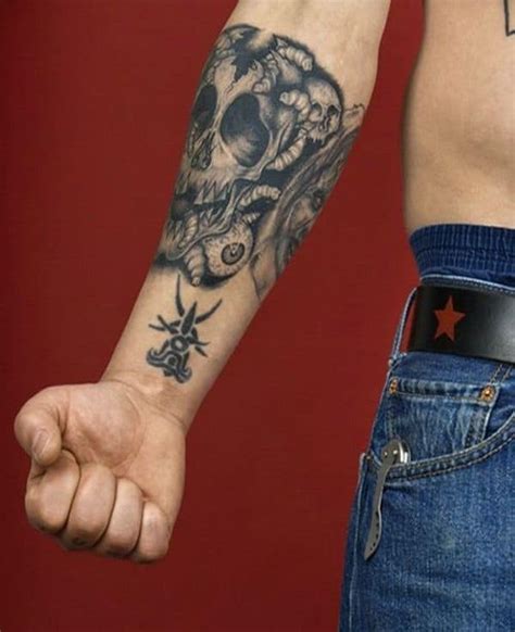 The tattoo design is perfect on the back because of its chandelier inspiration. 74 Best Memento Mori Tattoo Designs For Men In 2021