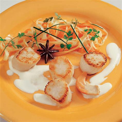 Recette noix de saint-jacques poêlées et julienne de légumes