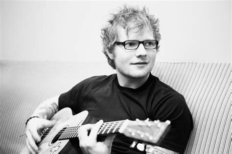 Loving can hurt, loving can hurt sometimes but it's the only thing that i know when it gets hard, you know it can get hard sometimes it is the only thing that makes us feel alive. Terjemahan Lagu Ed Sheeran - Photograph | Terjemahan Lirik Lagu Terbaru