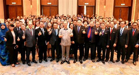 Poic lahad datu is building on natural strengths and within the vicinity, there are major established industry players such as kwantas, ldeo, klk and felda which form a natural cluster. Commendation ceremony by the Deputy Chief Minister - POIC ...