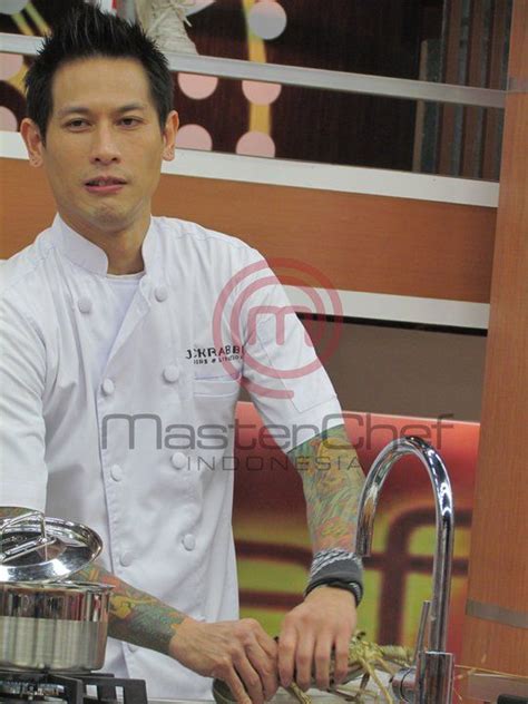 Saat masih muda dulu, chef juna membuat sebuah geng yang diberi nama bad bones. chef juna (Dengan gambar) | Biografi