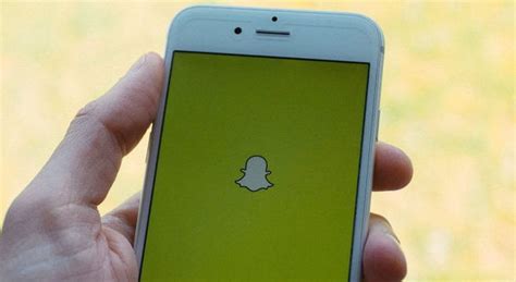 Snap also recommends those who are still having problems with the snapchat app on their iphones, to manually update to version 11.34.1.35 in the app store. Snapchat, su iPhone non si potranno più registrare in ...