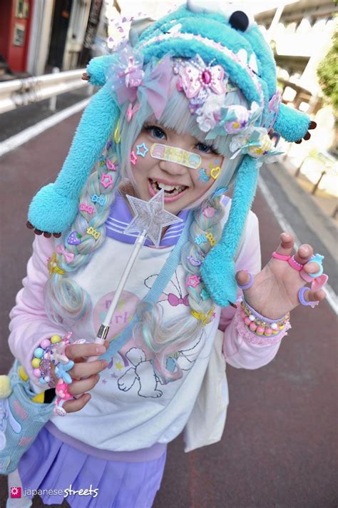 Fashion Japan Kaho Harajukutokyomaniaqbodylinemayamo Decora Fashion Outfits Japan