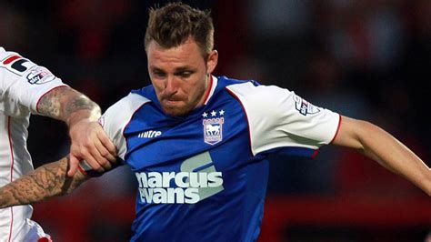 Springtime is prime decorating season. Paul Anderson leaves Bradford City and joins Northampton Town | Football News | Sky Sports