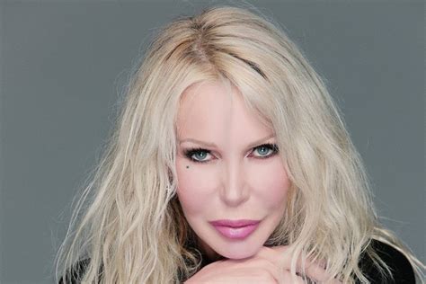 Have fun!, senza quindi vederne il grande successo legato ai successivi singoli happy station e colour my love. Chi è Ivana Spagna, la cantante di Easy Lady e Gente come noi