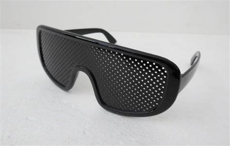 Unisex Plastic Pinhole Eyeglasses Relieve Visual Fatigue Glasses Mitigation Asthenopia Improve