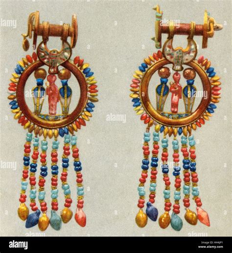 Ancient Egyptian Jewellery From Tutankhamuns Tomb Stock Photo Alamy