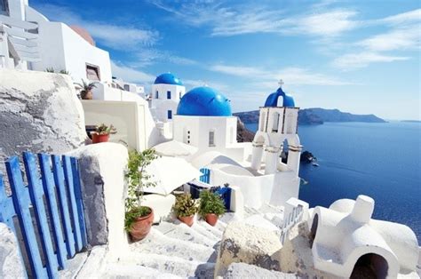 Why Is The Color White So Popular In Greece For Painting Your Home