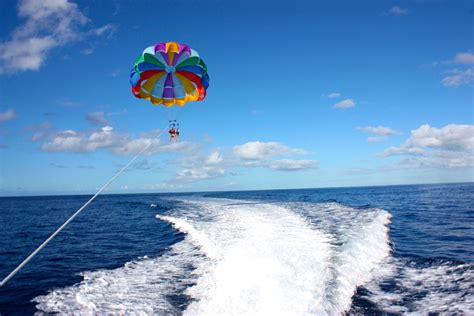 Why You Should Try Parasailing On Your Next Trip To Oahu – Extreme