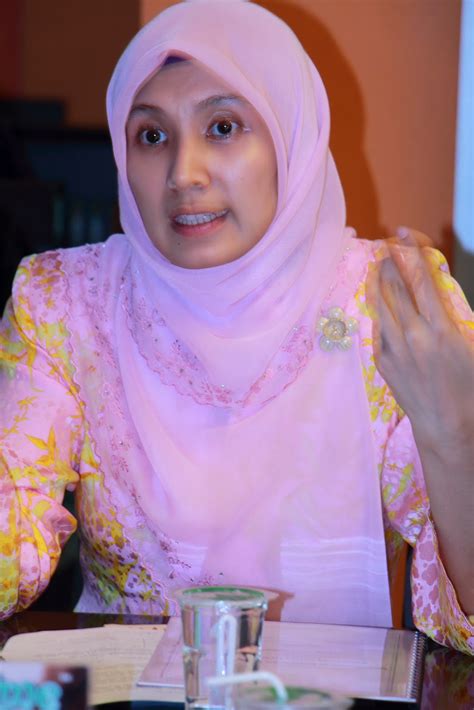 Explore tweets of nurul izzah anwar @n_izzah on twitter. Amrayy Lensa Assault: Riaksi Nurul Izzah Anwar - PART 4