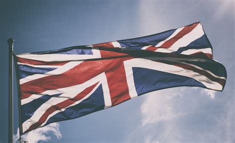 Fondos De Pantalla Cielo Reino Unido Bandera Del Reino Unido 2048x1247 Wallpapermaniac