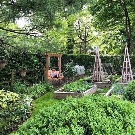 Do you know the benefits of raised bed gardening? Happy Gardens 😀 on Instagram: "🌱🌱 Do you plant in soil or ...