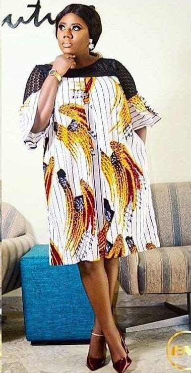 Model De Robe Courte En Pagne Avec Dentelle Epingle Par Dohou Sur Dee Tenue En Dentelle Mode Robes De Cocktail Courtes Robe Cocktail Dentelle Ou Sans Polifonialiteraria