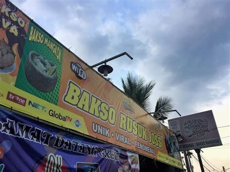 Bakso cumi jumbo kuah cabe rawit jablay super pedes | bakso woah mba audi tambun bekasi. Viral, Bakso Rusuk Joss di Bekasi!