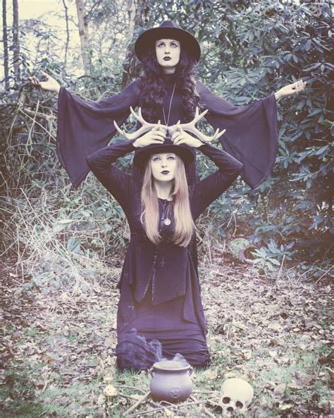 Dark Mori & Strega Fashion | Strega fashion, Occult fashion, Witchy fashion